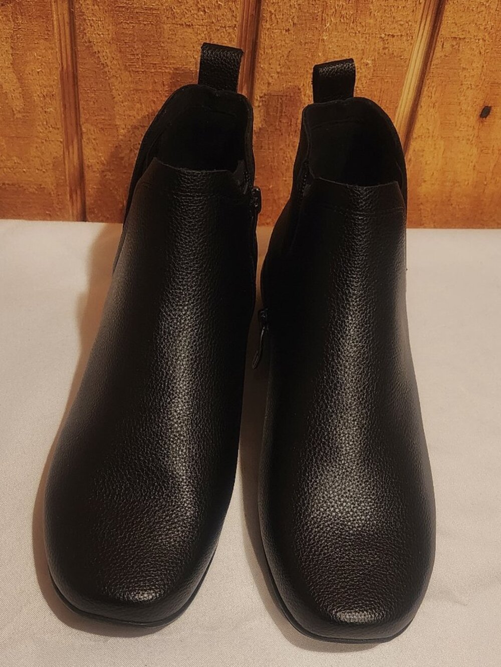 Easy Spirit Black Faux Leather Side Zip Ankle Boots Sz 8W